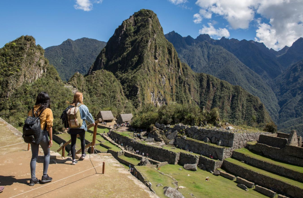 Guided tour of Machu Picchu